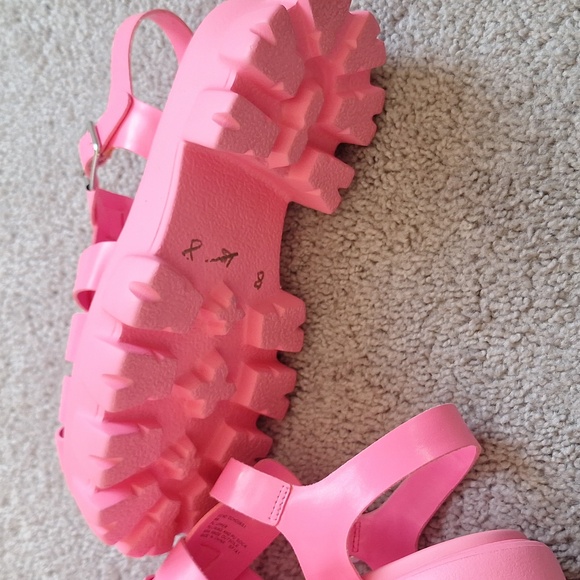 Super cute Steve Madden sandals - Picture 2 of 2